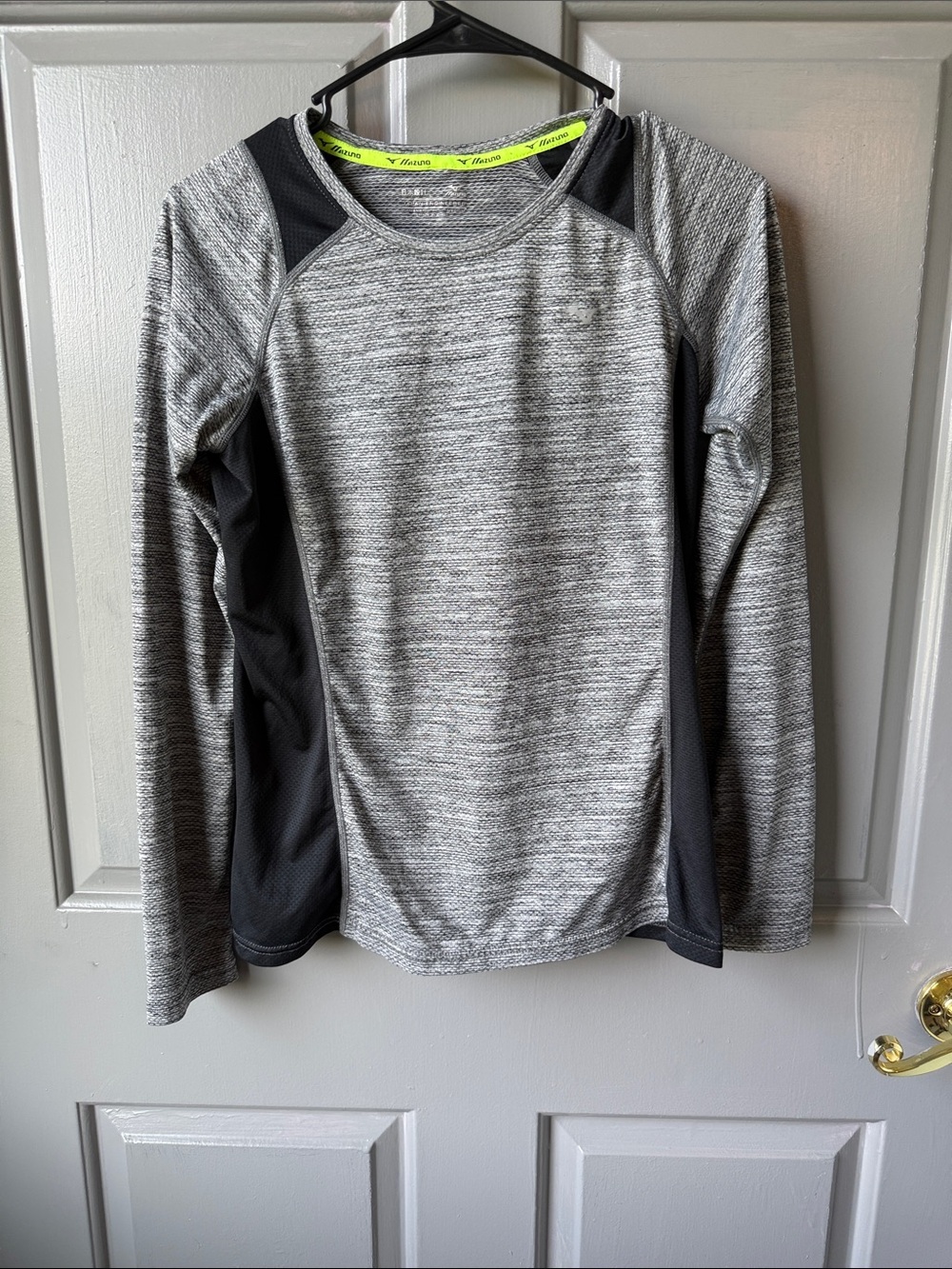 Mizuno Gray & Black Kids Long-Sleeve Performance Tee